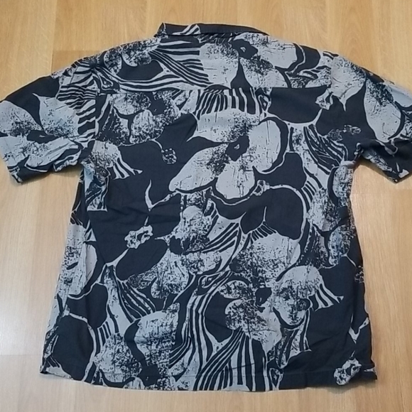 Quicksilver Hawaiian Boardriding floral print button up shirt large - Picture 3 of 10